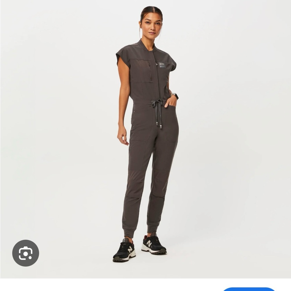 Figs NWT STAR WARS Grogu scrub jumpsuit